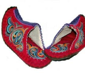 Felted slippers Alladeen. Great gift for somebody special.