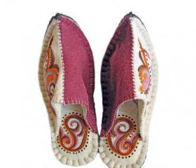 Handmade felted slippers Aladdin with sole. Wool slippers, home shoes, indoor slippers, felt slippers