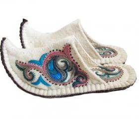 Handmade felted slippers Aladdin with sole. Wool slippers, home shoes, indoor slippers, felt slippers